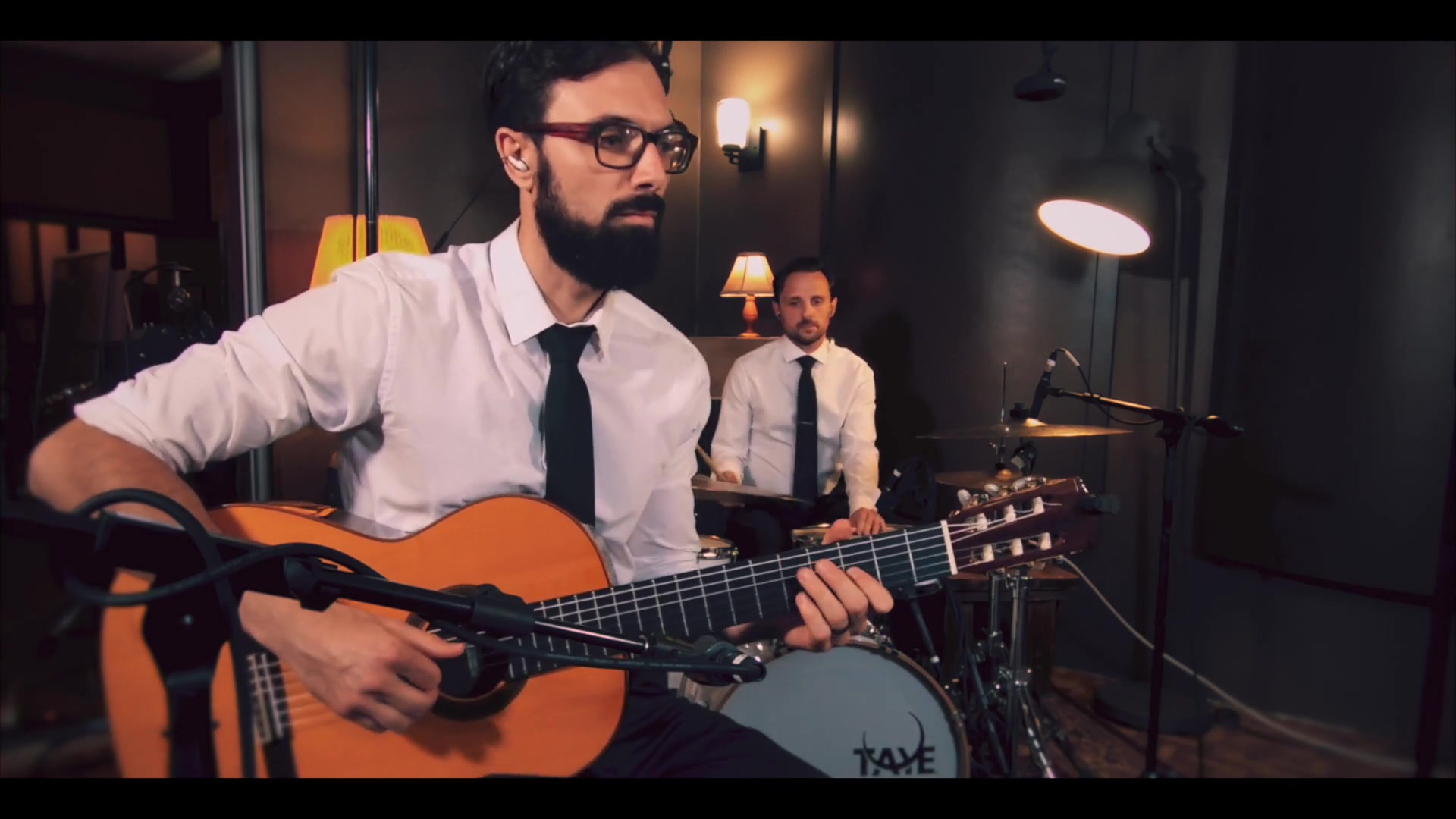 问我当下最有潜力的波萨诺瓦乐队?听这支就对了 nova - mas que nada