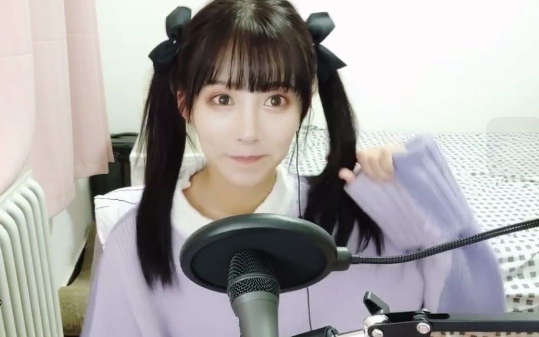 宝藏混子女主播深夜献唱