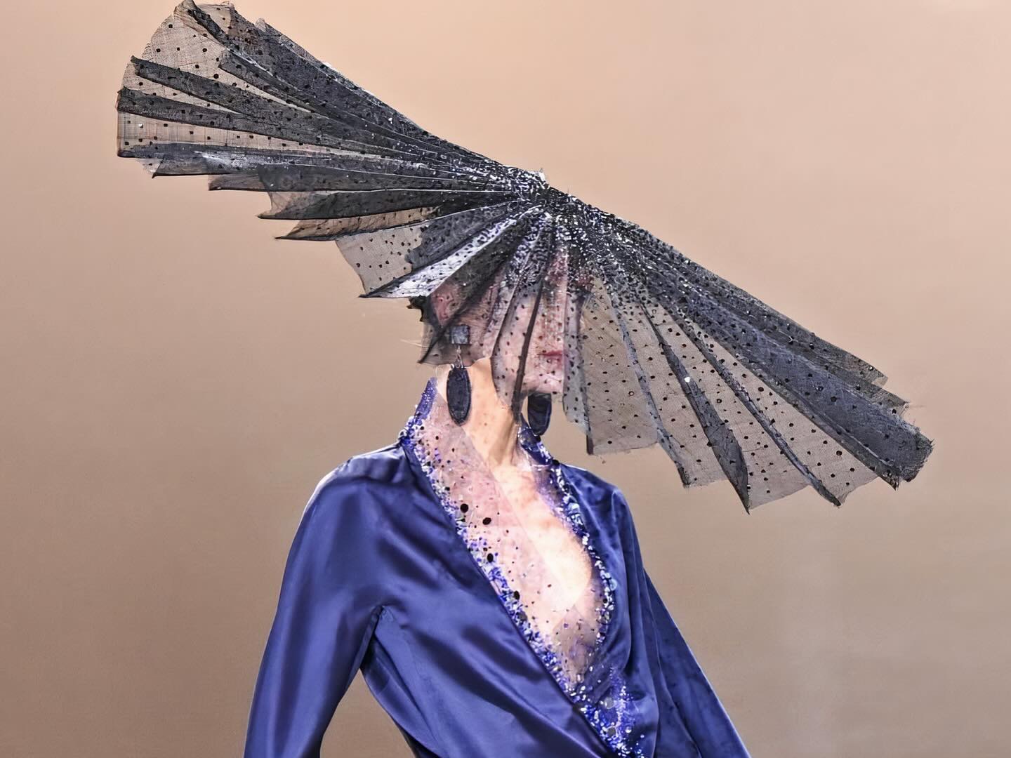 [图]「完整版」阿玛尼2024春夏高级定制时装秀 | Giorgio Armani Privé Haute Couture