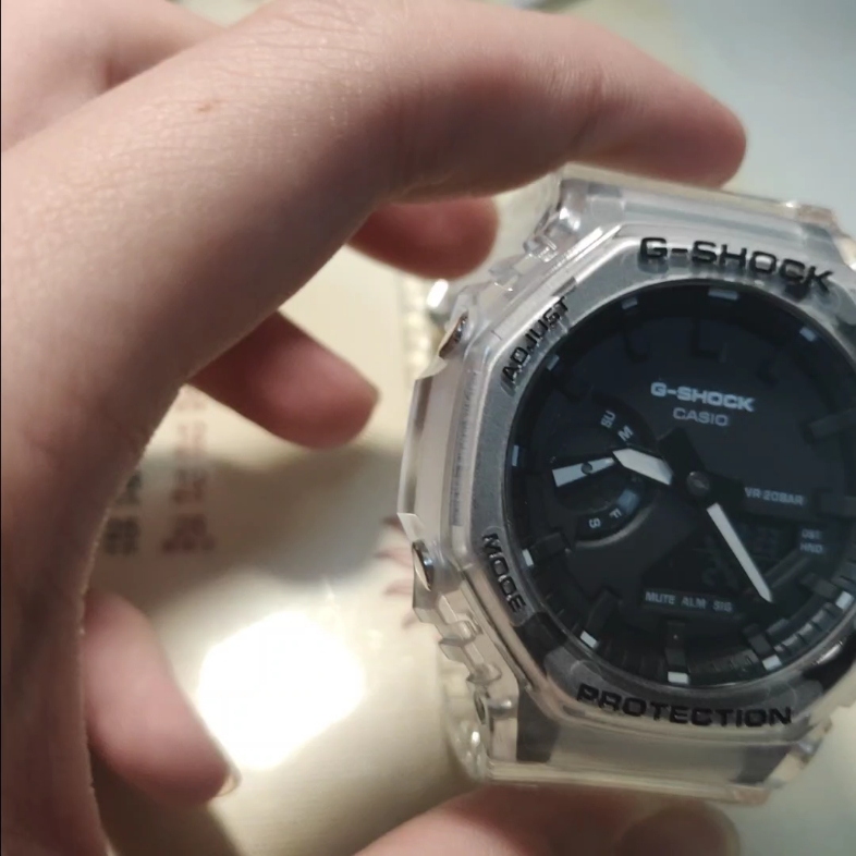 礼貌提问:卡西欧冰韧2.0 2100 洗完手表壳里进水正常嘛?