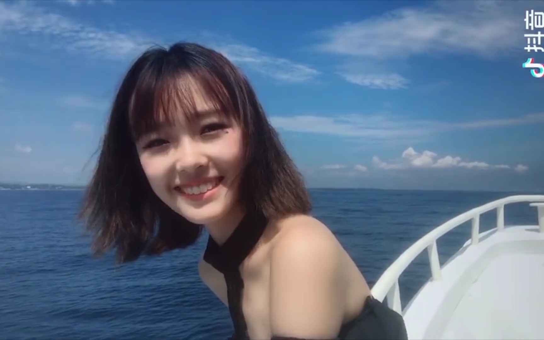 抖音漂亮的小姐姐还有厦门六中合唱团搞笑又好玩