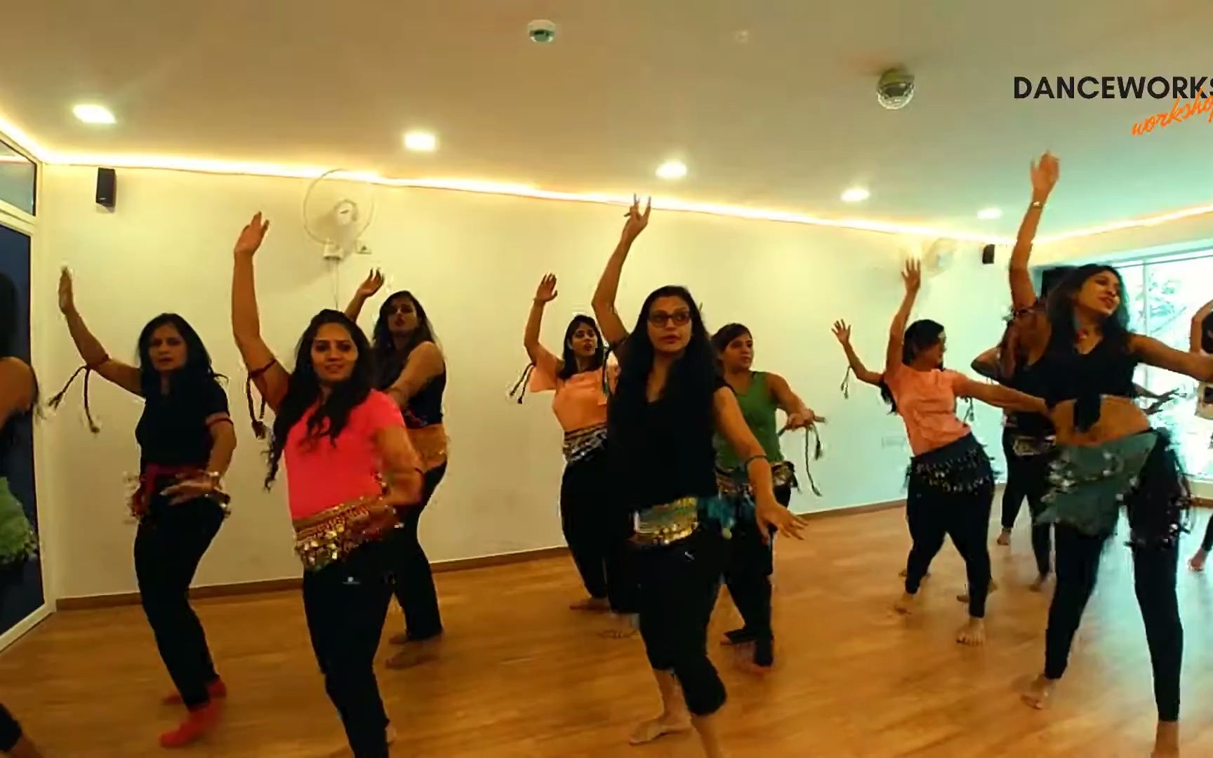 [图]【油管】Binte Dil - Padmaavat _ BellyDance Workshop by Danceworks. _ Kalyani Chou