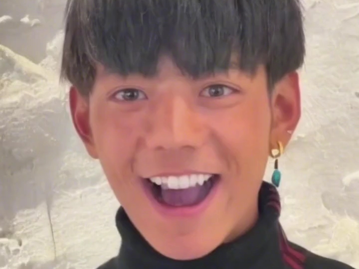 一眼丁真,鉴定为柚子厨