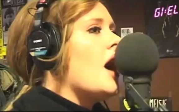 [图]Adele LIVE_ Rolling in the deep