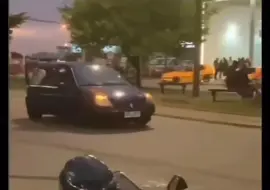 Скачать видео: 交警抓了一宿都没找到改排气的