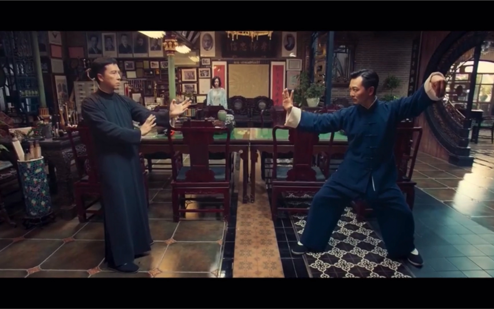 高手过招,全看细节,叶问赢在格局.