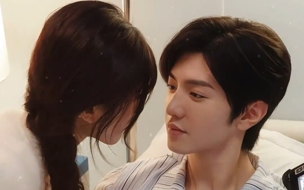 陈哲远赵露思一些自然的亲近!这都不是真的,那什么是真的!