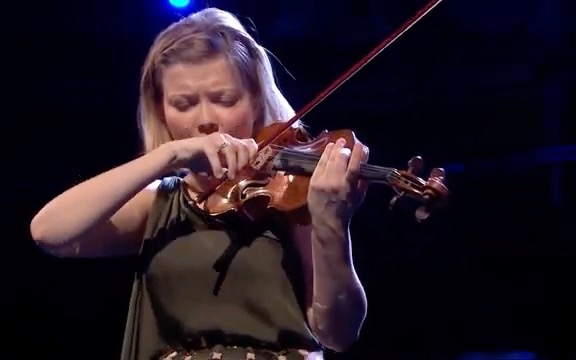 [图]Alina Ibragimova plays Bach (Sonata No.3 & Partita No.23) 巴赫小提琴无伴奏奏鸣曲及组曲