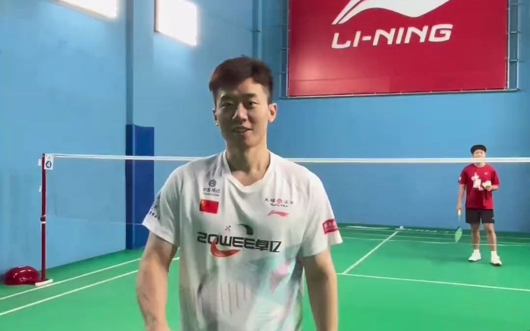 速度巅峰 李宁羽毛球 战戟9000 杀球效果