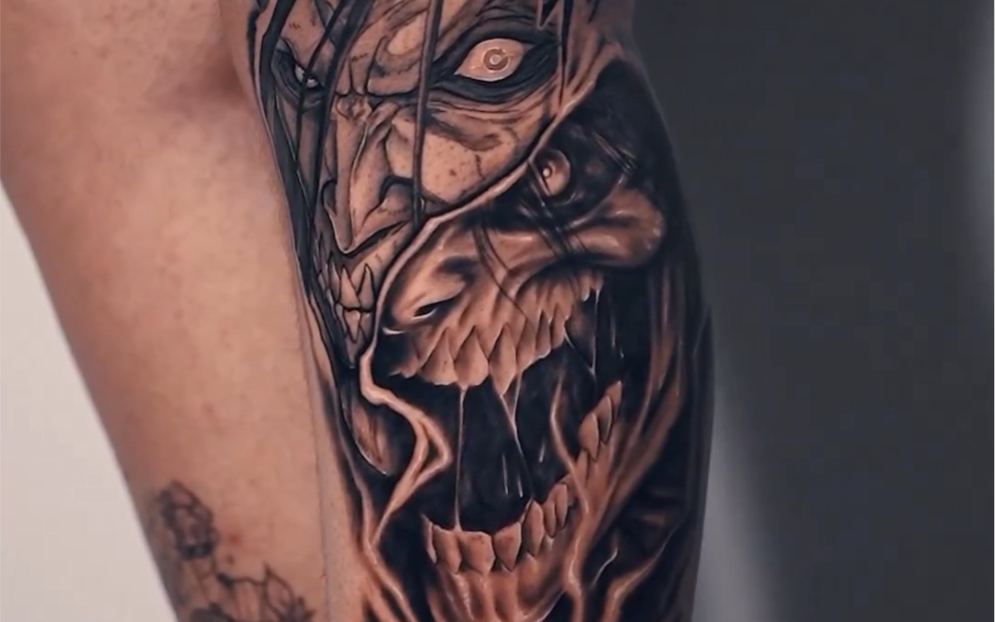 国外著名纹身师:暗黑系风格太酷了#纹身师日常 ##刺青艺术 ##纹身