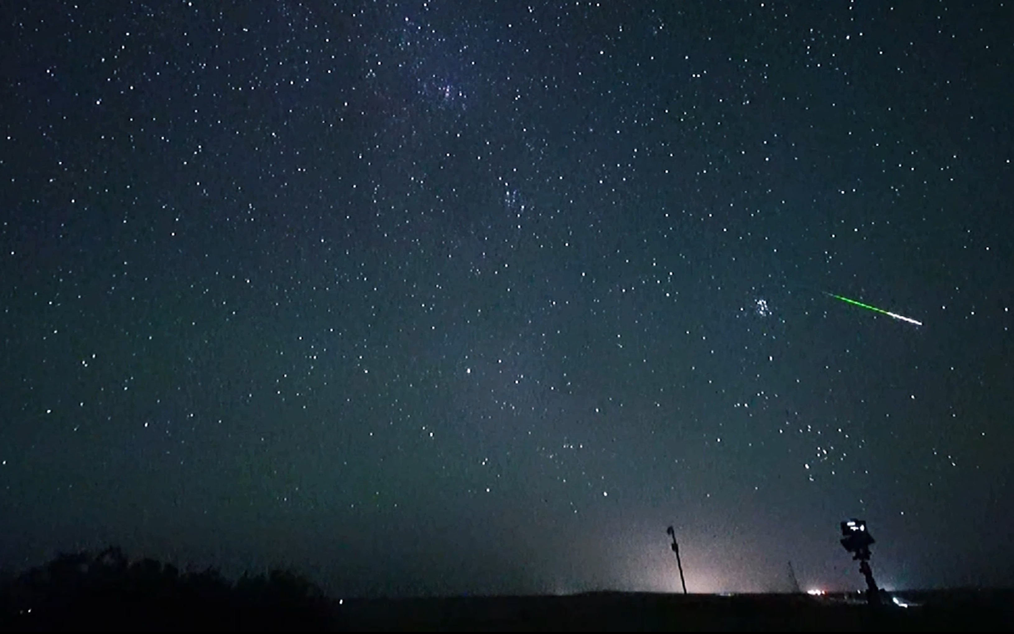 [图]一颗两颗三颗四颗五颗星……远程看英仙座流星雨