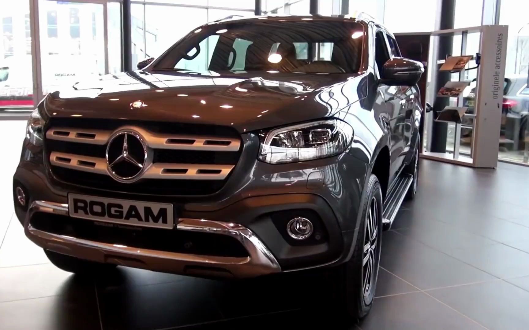 奔驰大皮卡正式进店!新车比路虎还霸气,2.3t柴油30万要啥长城炮