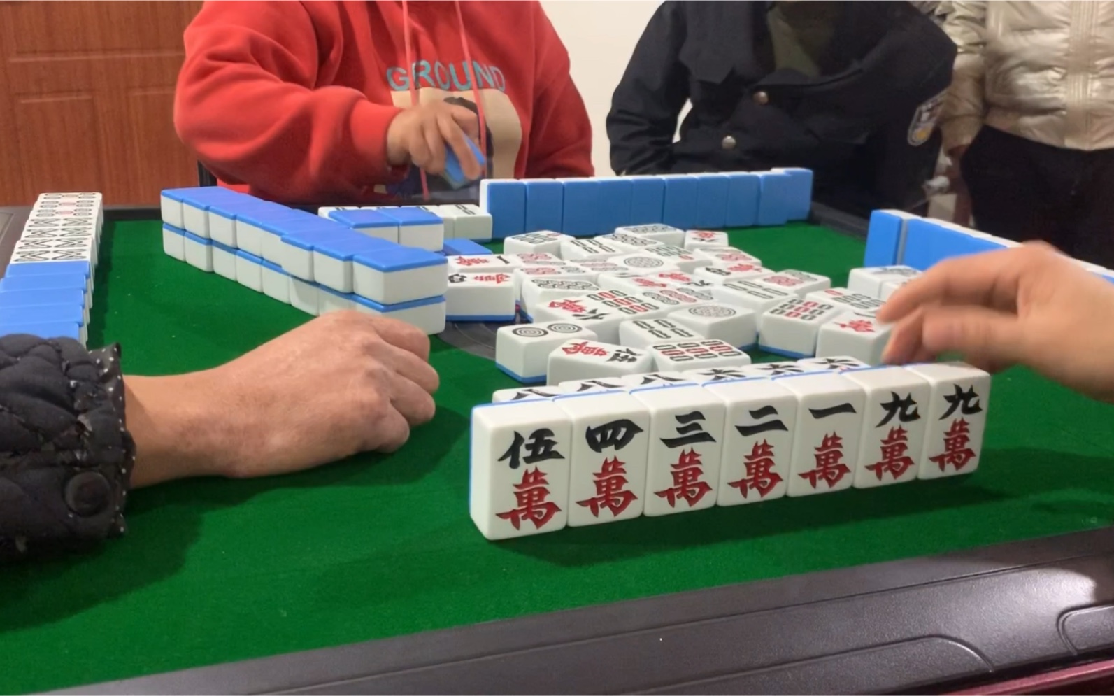 四川麻将:一心想做大胡,奈何别人也是极品,遭得惨,伤身啊!