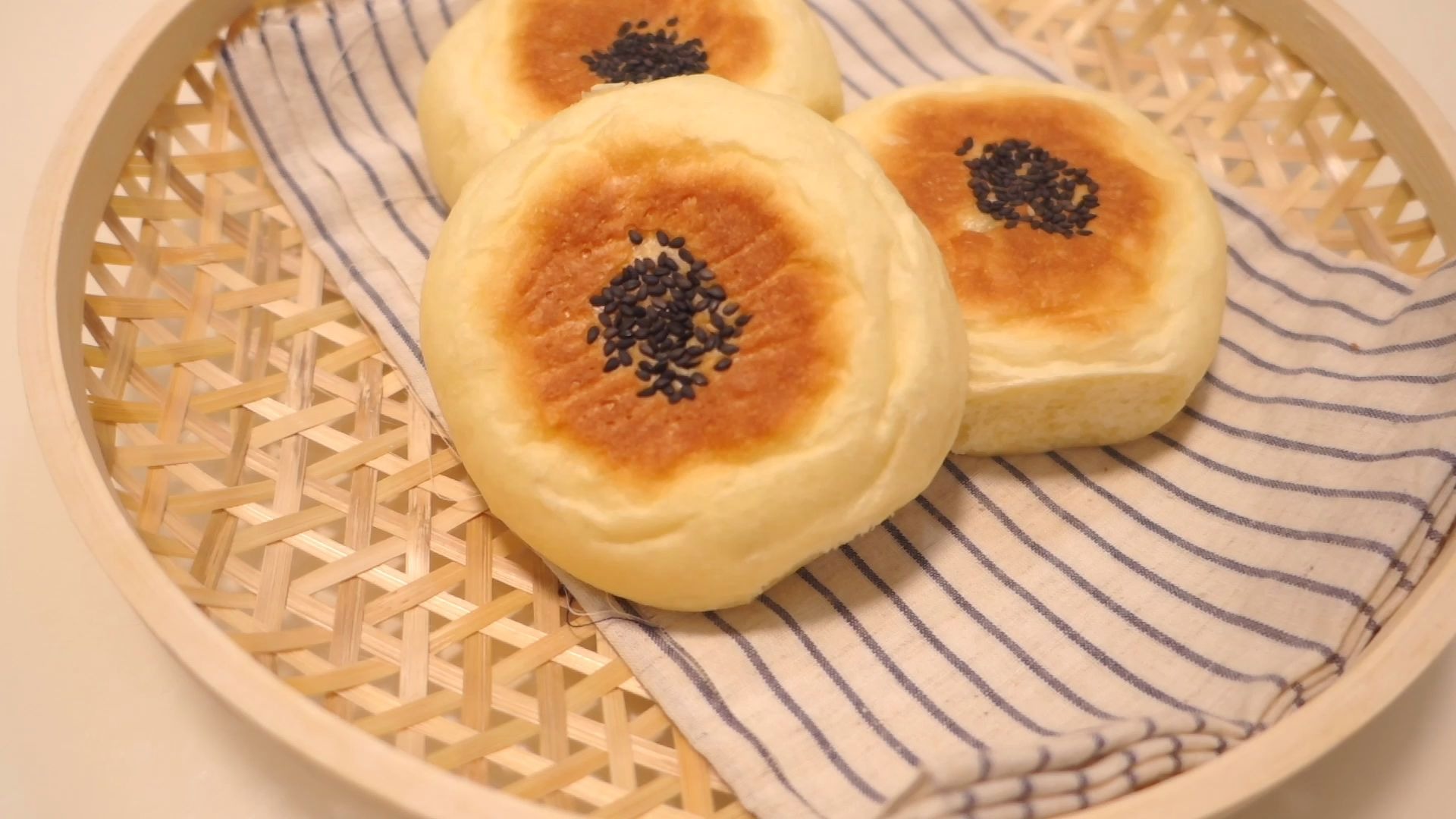 新手也会做,无难度奶香日式红豆包,男女老幼都喜欢