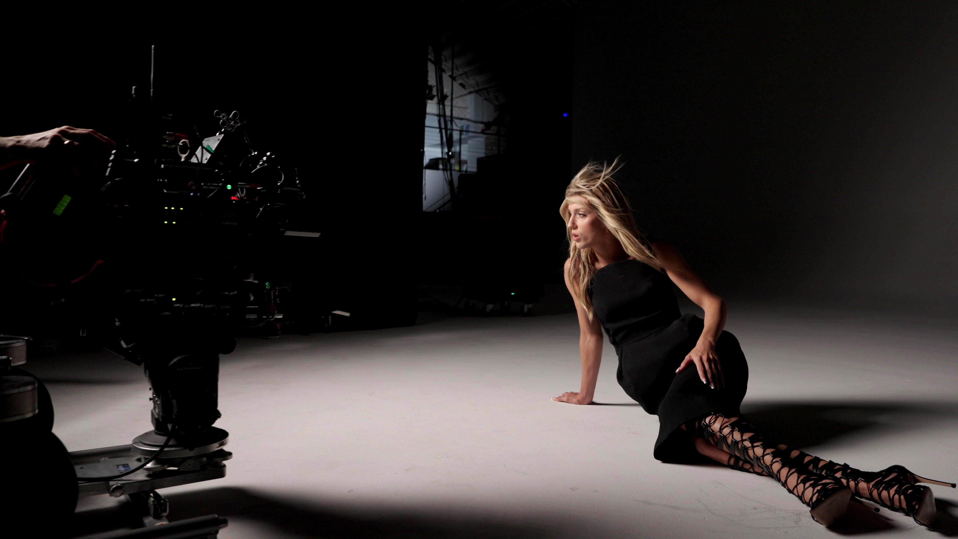 one of your girls-troye sivan