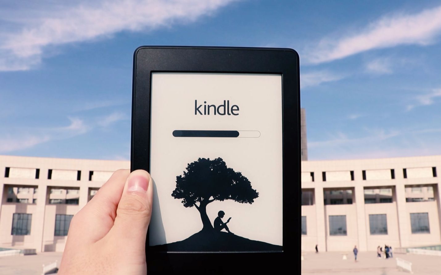 【学生作品:kindle广告】world in your hands/世界尽在手中