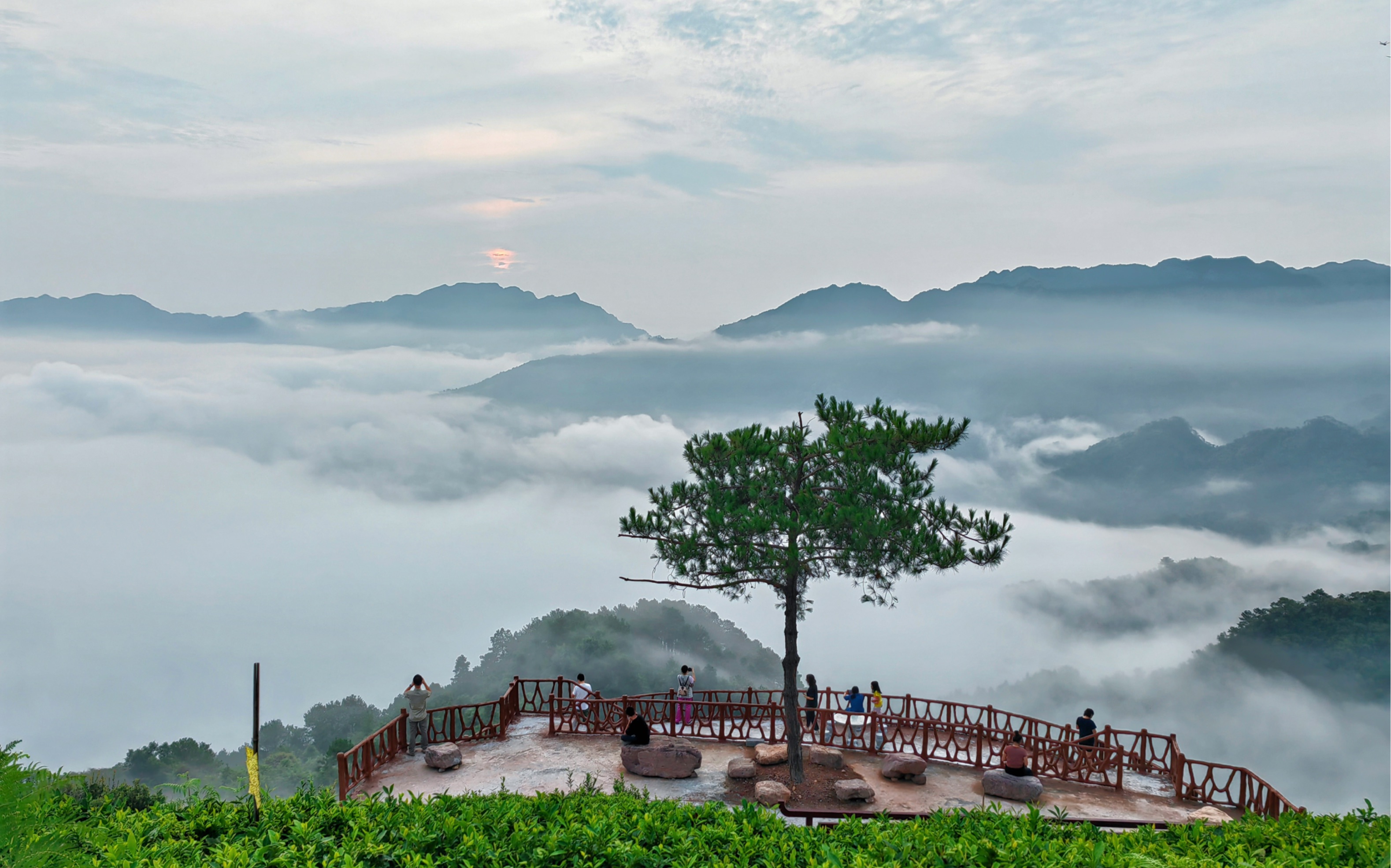 广西瑶山风景形容图片