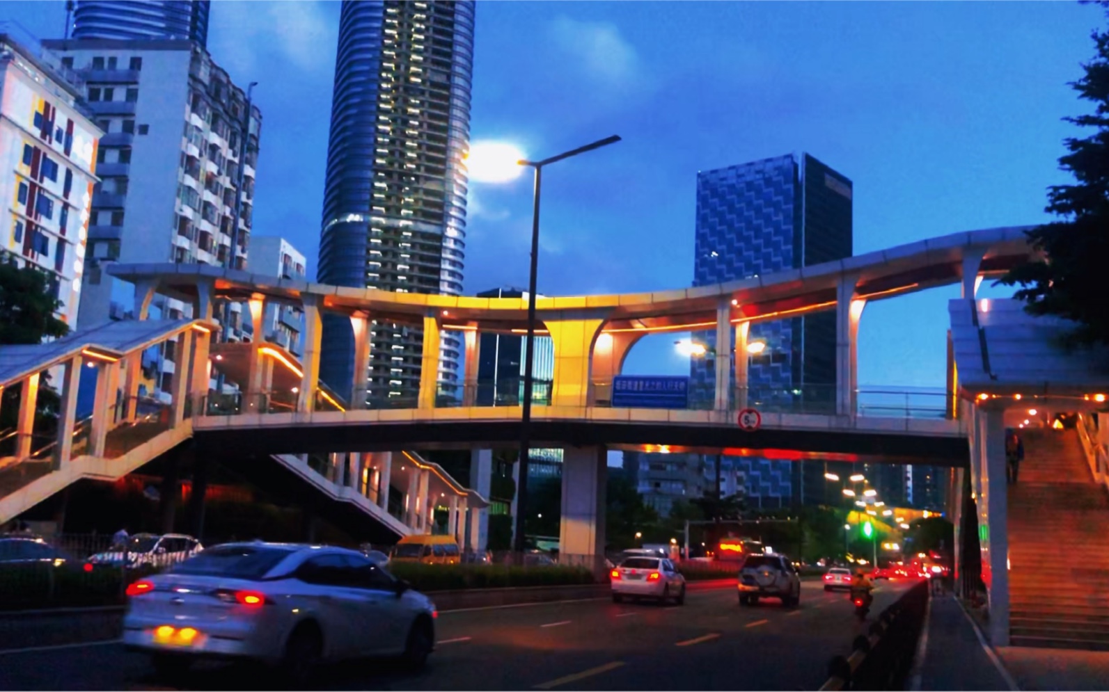 第1966期 | 城市夜晚 马路车流 夜晚街道 灯光 情绪治愈 情感视频素材
