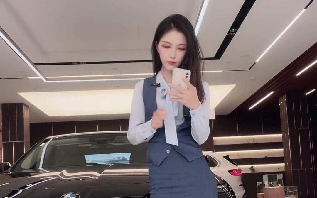 抖音車模絲襪女主播直播賣車 #692