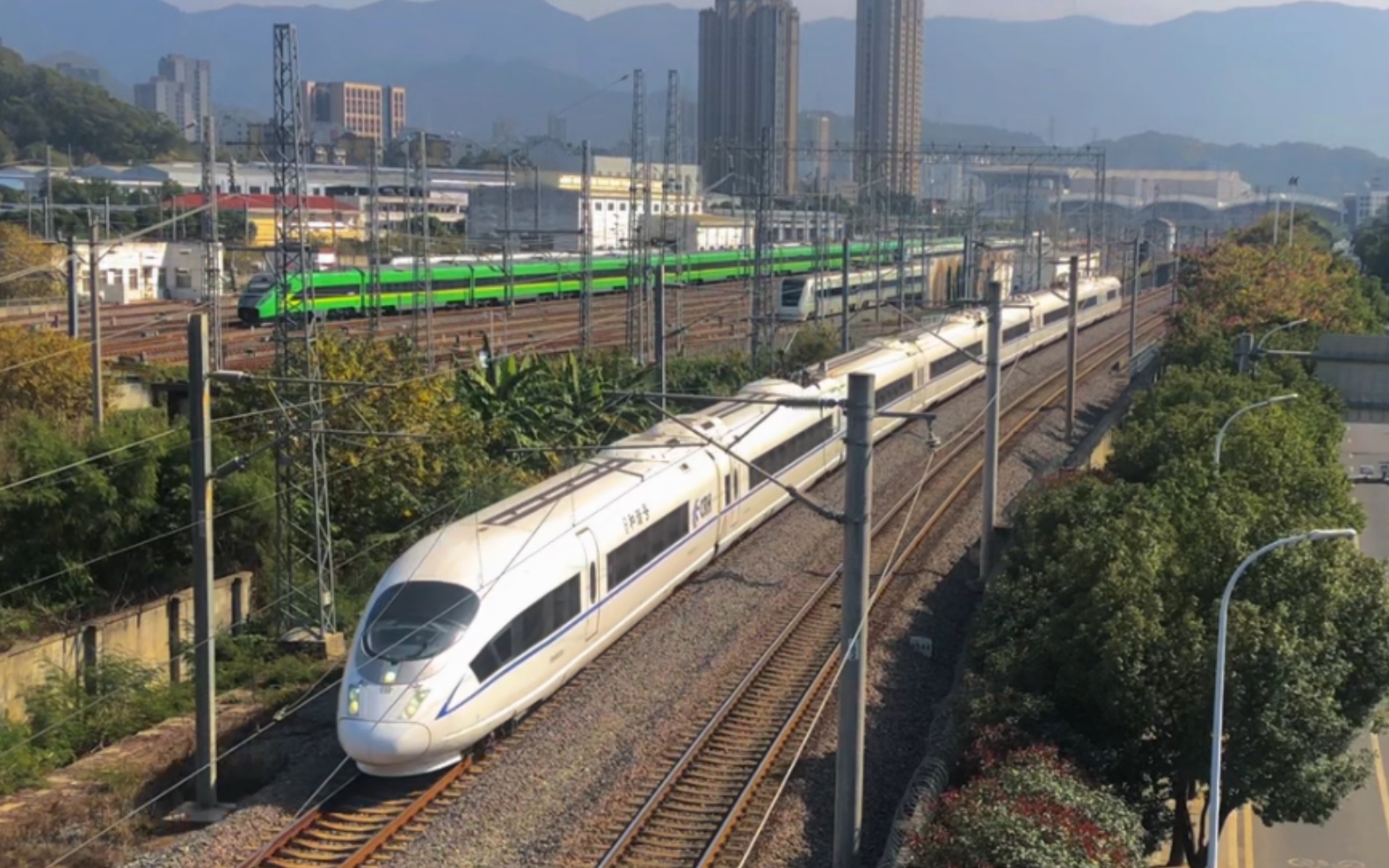 今年是兔年,不知道我们的crh3c,crh380b系列(兔子)该怎么过年呢.