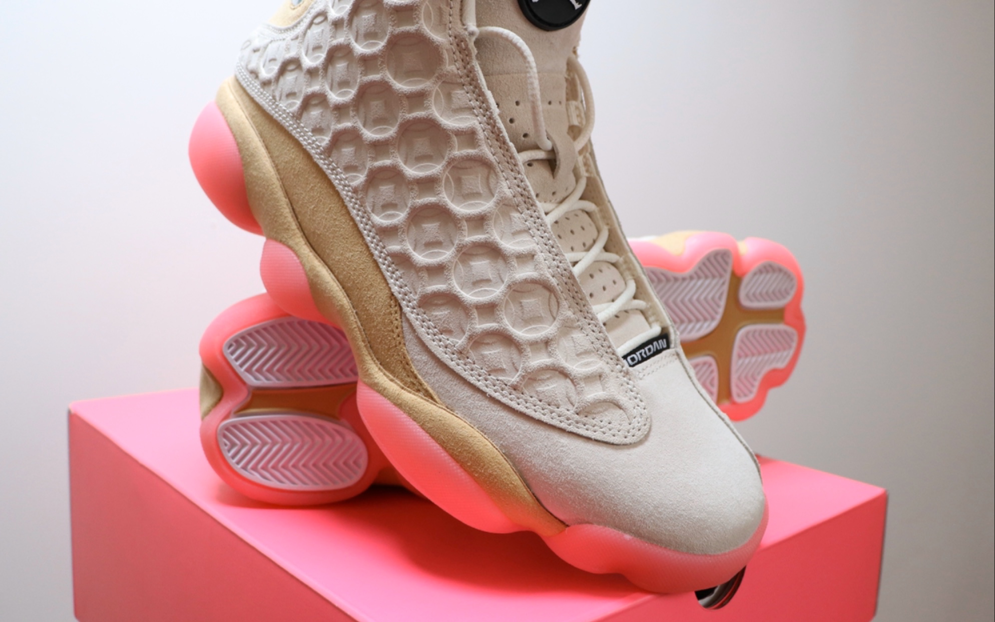 2020中国新年限定aj13听咬金给你年鼠年的故事_哔哩哔哩_bilibili