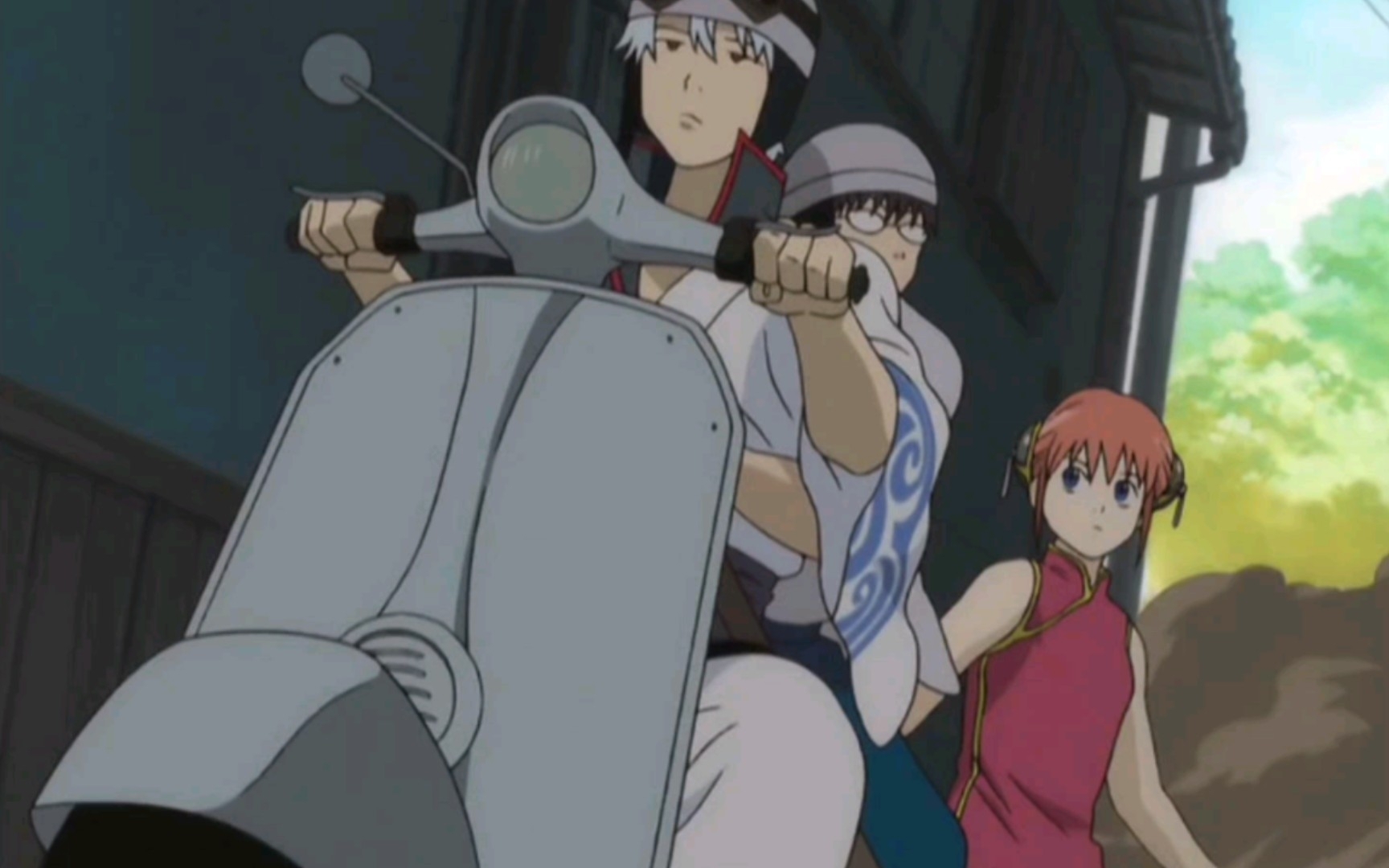 银魂在这个国家能单手托住摩托车的不叫少女而叫山地大猩猩