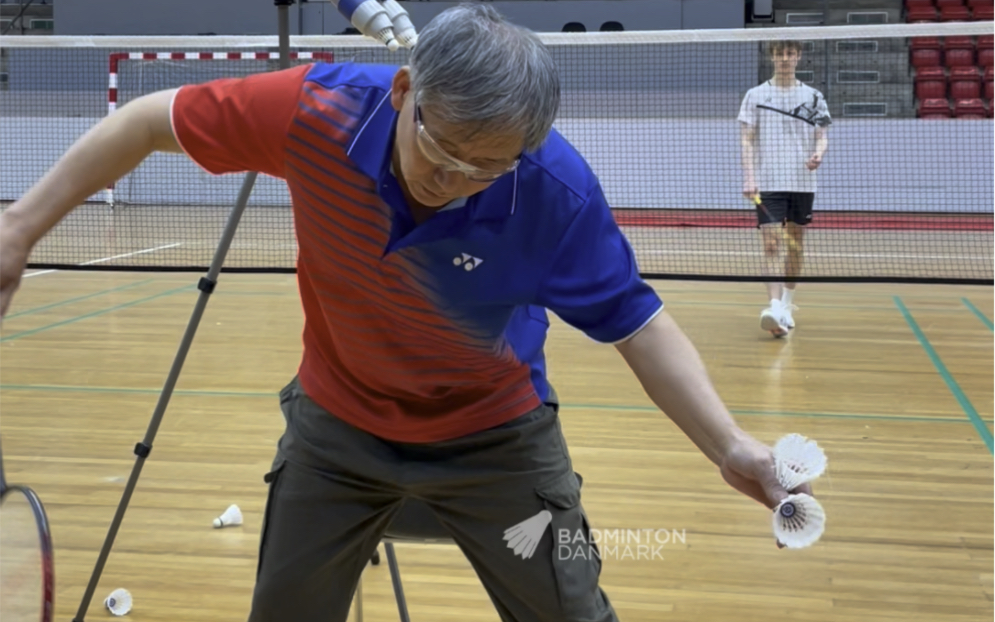丹麦国羽张教练专业羽毛球训练技术详解|当对方杀球如何放手挥拍-无情
