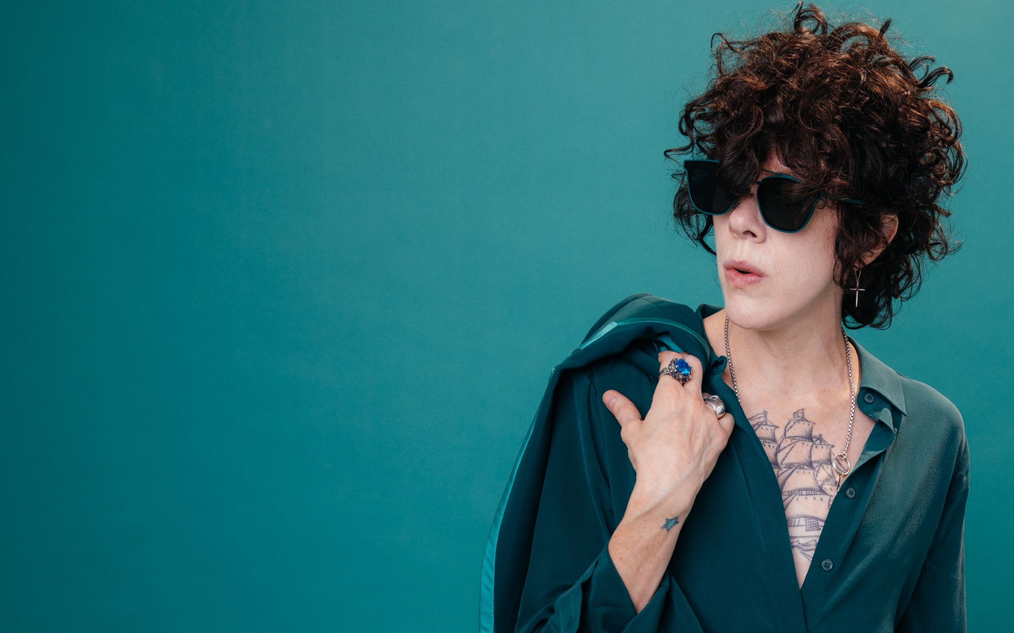 【laura pergolizzi】最酷的女人 lp - up against