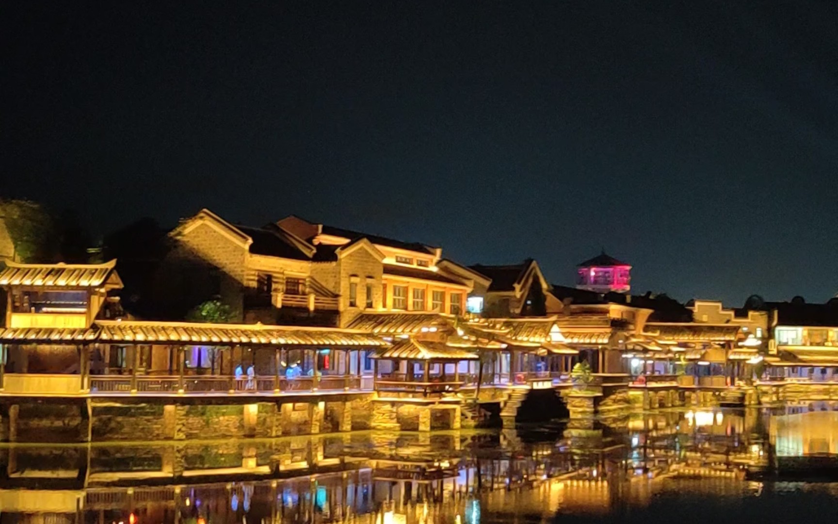 路过《莫愁村》