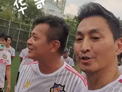 Video herunterladen: “华哥”排阵！非同小可，一个靖哥哥、一个劲哥哥