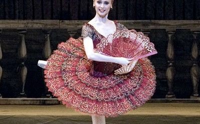 芭蕾舞中的挥鞭转真的很美