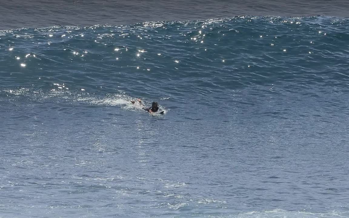 [图]Surf In Sparkling Champange - Uluwatu| 在闪闪发光的香槟中冲浪-Uluwatu