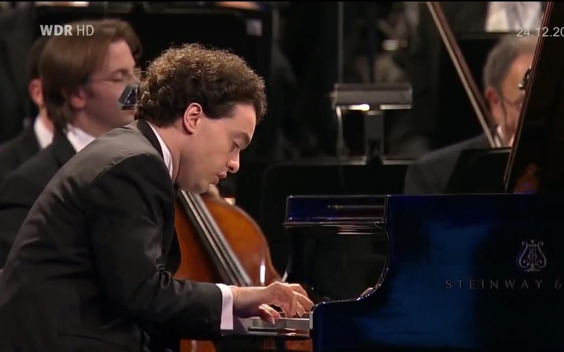 [图]【钢琴】基辛钢琴演奏肖邦第一钢琴协奏曲，作品11-Chopin Piano Concerto No. 1 Op.11 Evgeny Kissin