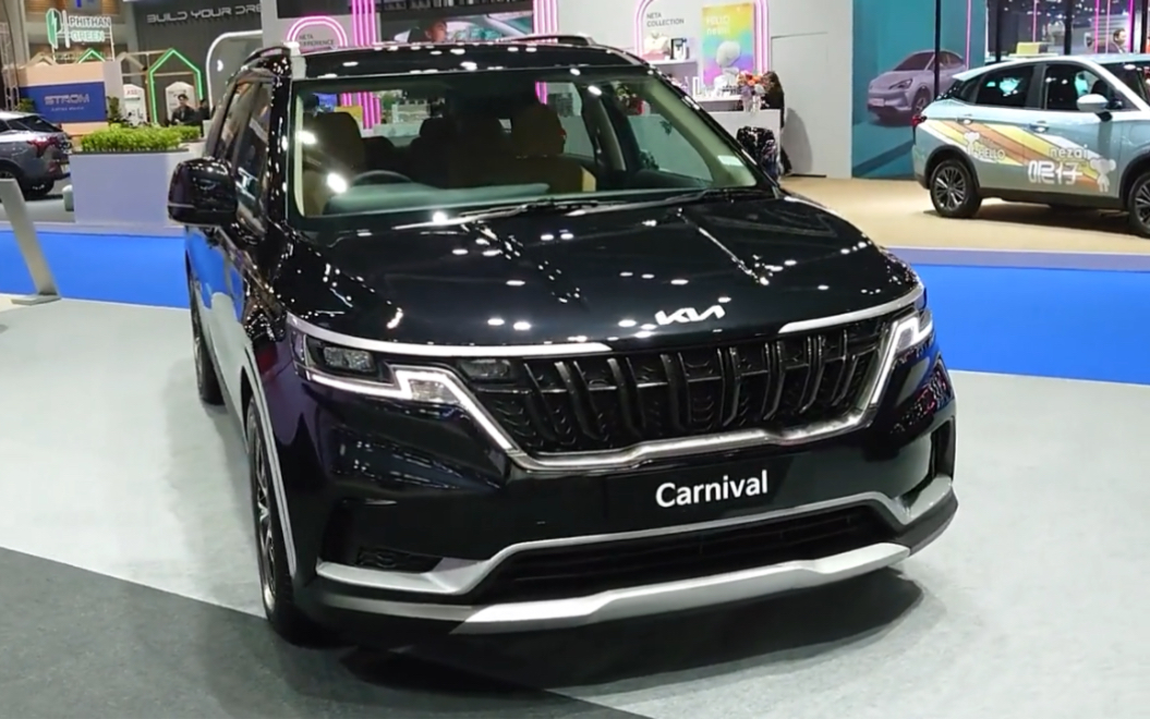 2023起亚carnival lx 2.2 crdi基础模型深度漫游外部和内部