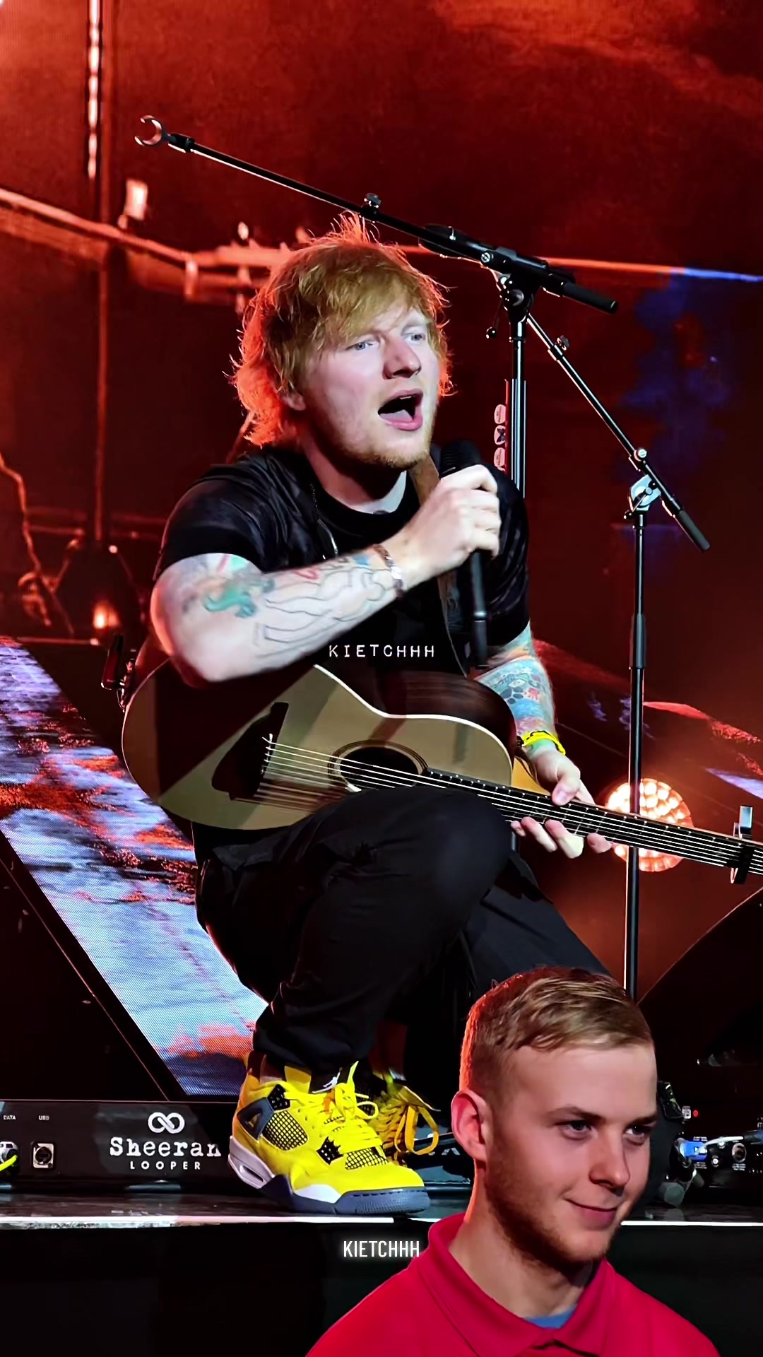 我仍然很惊讶艾德怎么能像这样控制人群.是唱诗班!@ ed sheeran