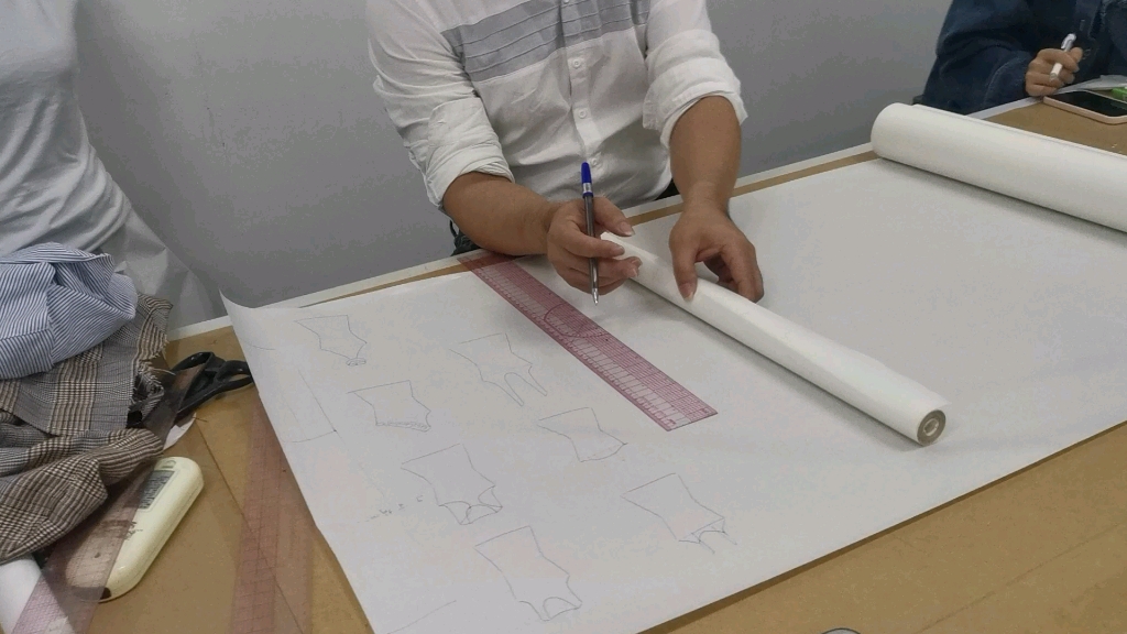 多种上衣吊带单肩挂脖纸样手绘