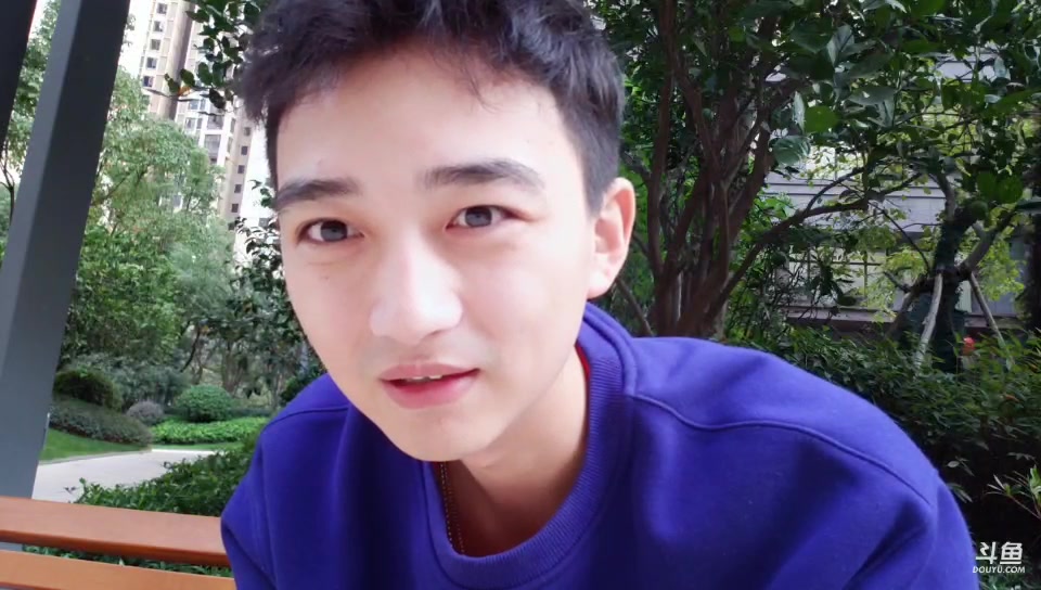 国民大舅哥直播录像2019-10-01 17时30分--18时22分 国庆快乐!