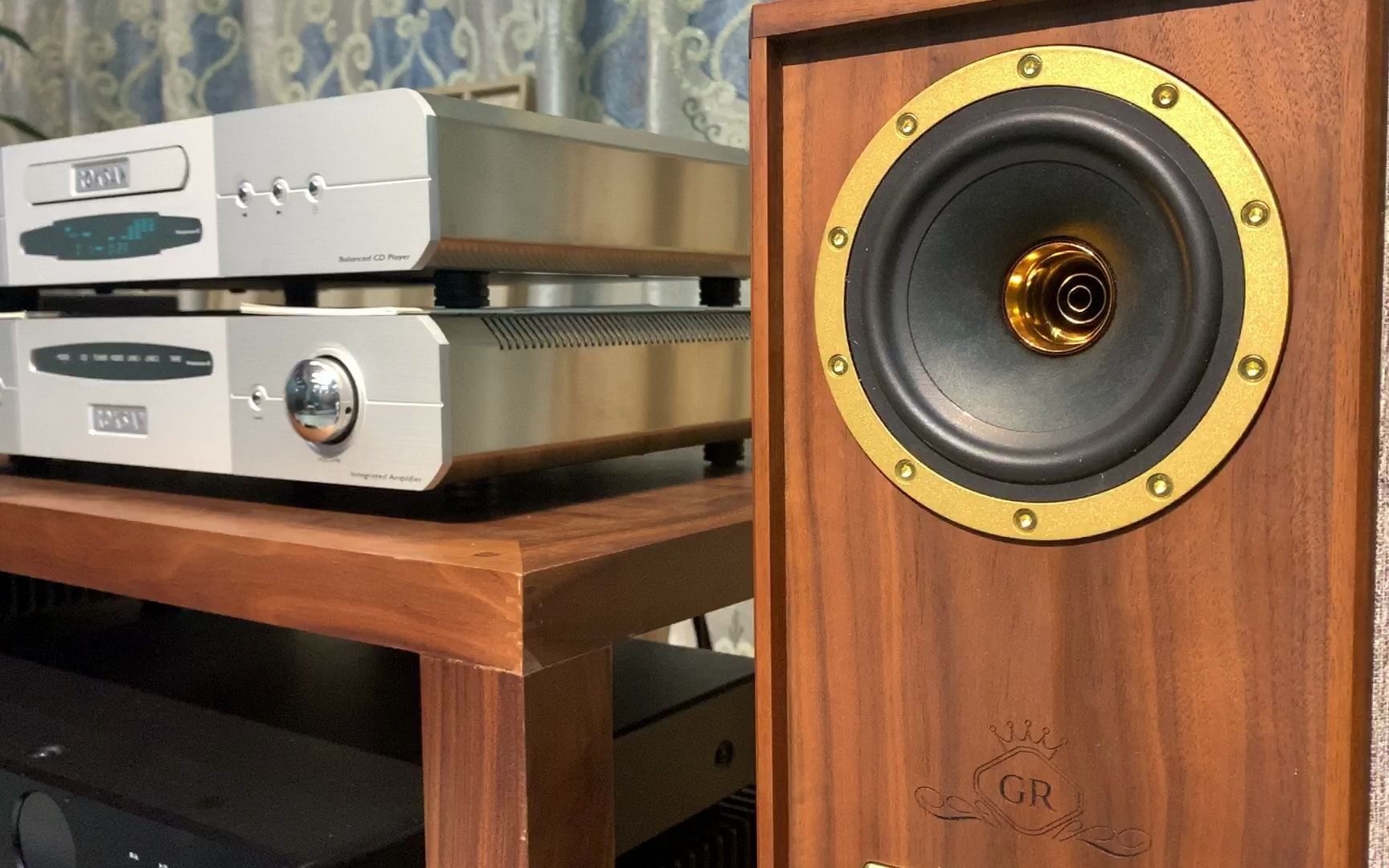 汕头六辉音响十英国roksan乐圣caspian里海m2合并功放里海m2cd机英国