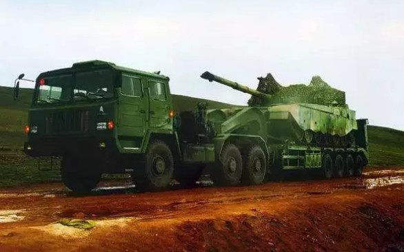 揭秘解放军重装运输部队重型半挂牵引车