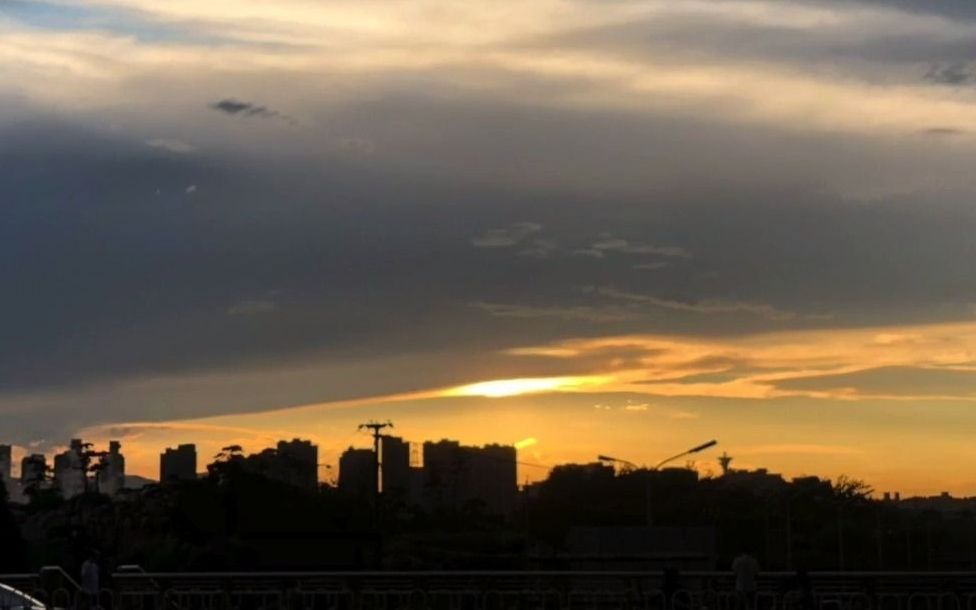 [图]雷雨过后，北京天空展开最美的画卷！