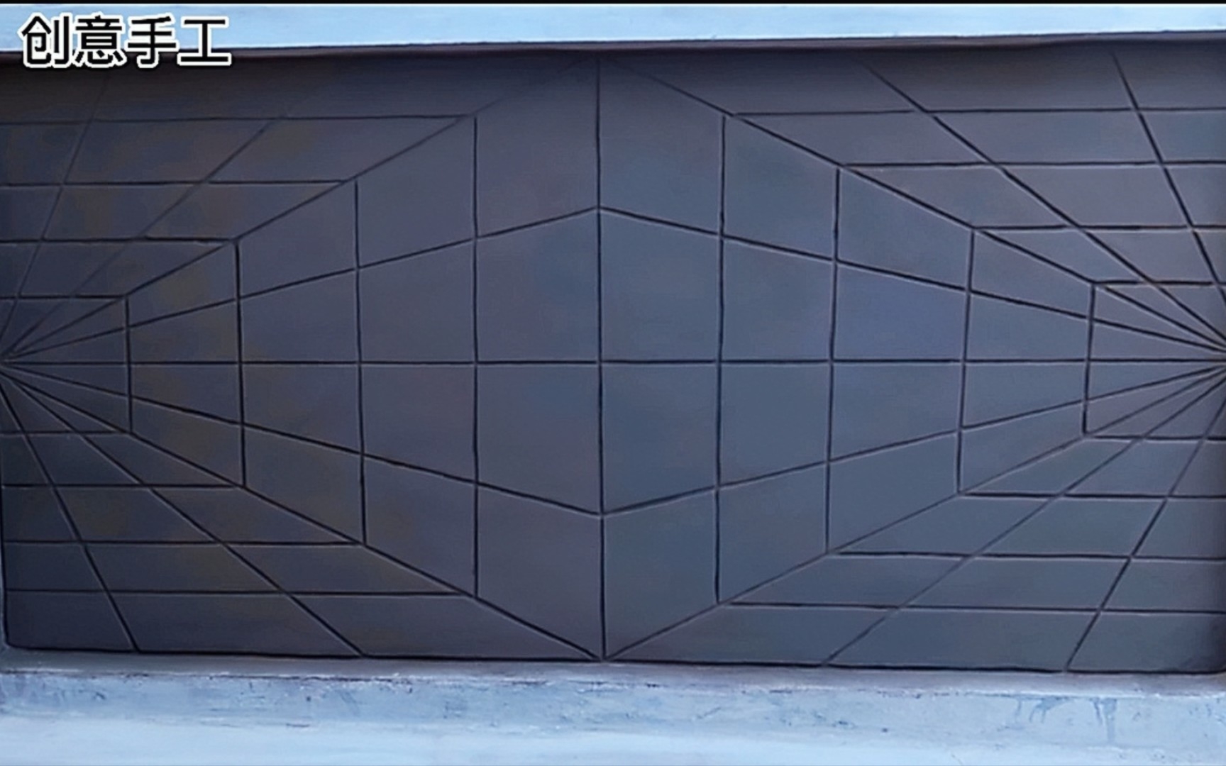 见过立体感这么强的创意水泥画吗,快来支持一下手艺人吧