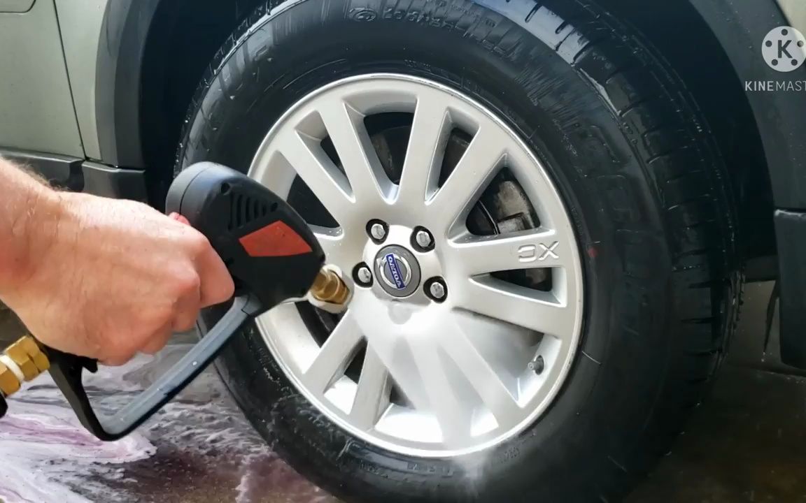 【沉浸式洗车】强迫症极度舒适!轮胎清洗
