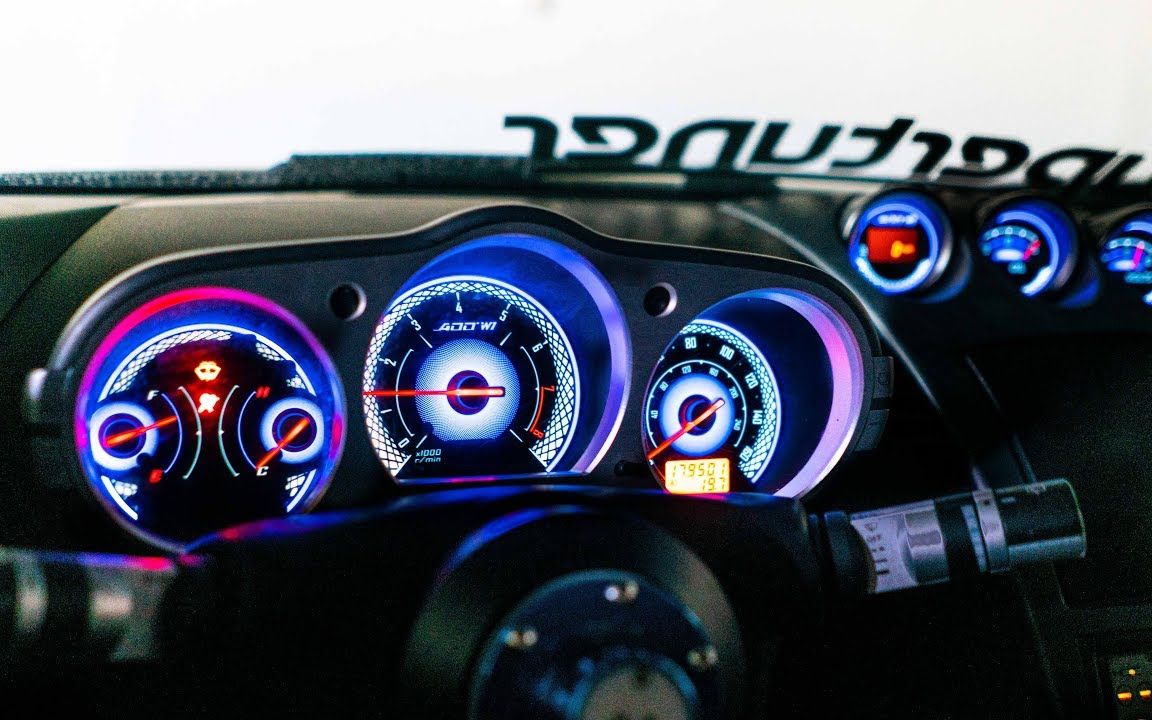 仅花69美元换新仪表盘?看看改装后的350z有多炫酷!_哔哩哔哩_bilibili