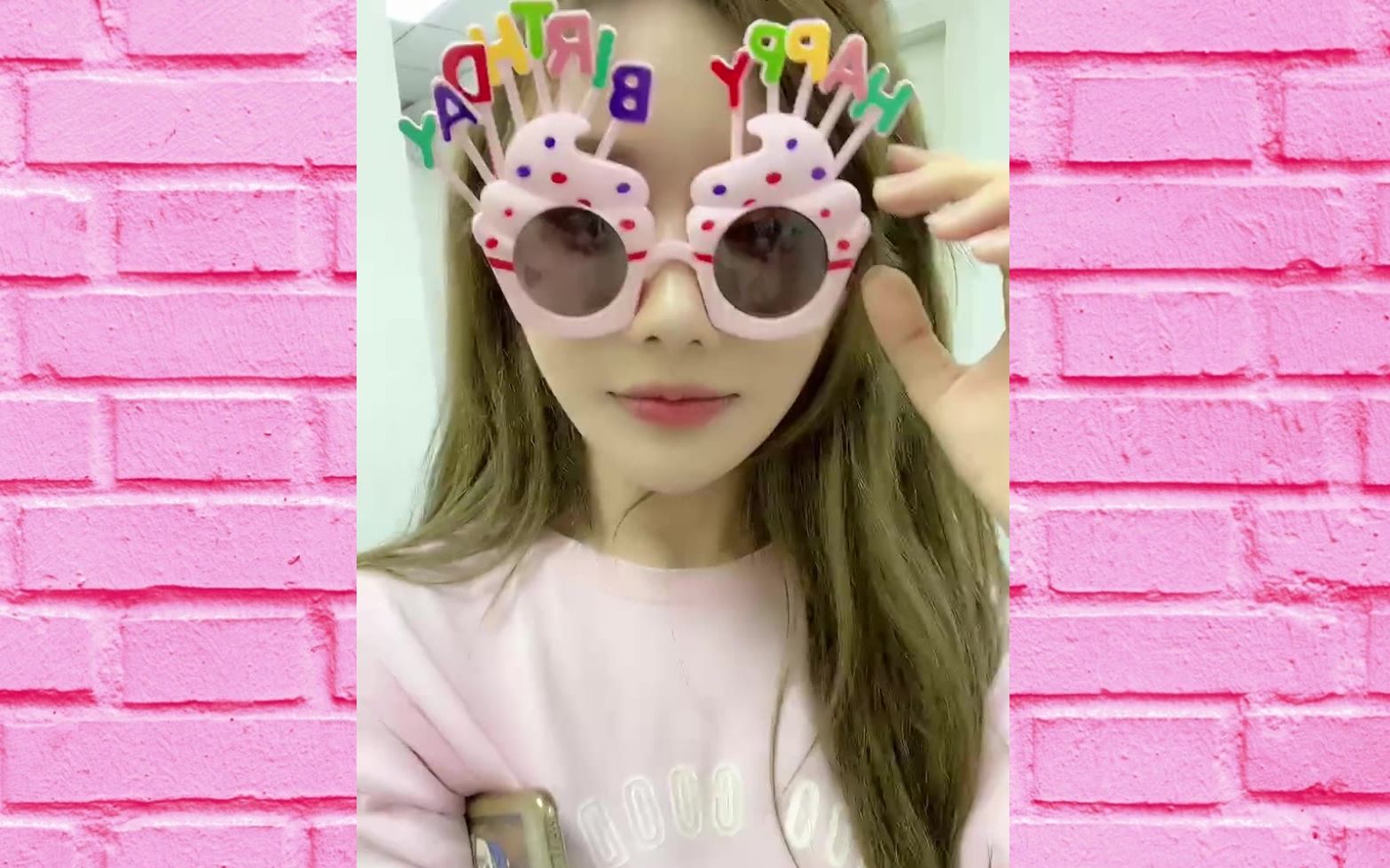 【snh48胡晓慧】寿星小包生日居然被惨拒门外,包包和小狼生日快乐