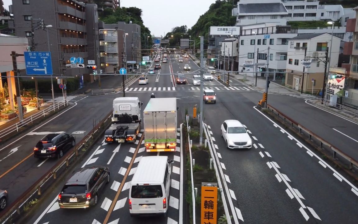 超清日本漫步傍晚雨中的东京高津站东口周边街道20208