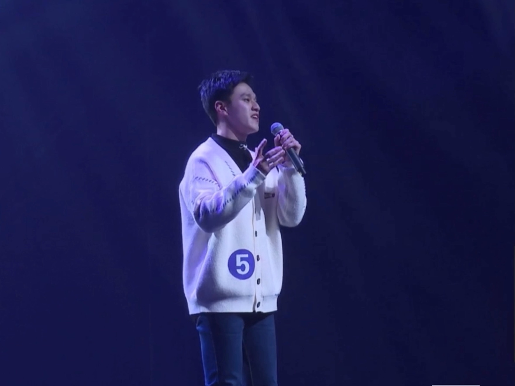 同济大学第19届嘉定之星|冠军侯文轩的第三轮《孤独娱乐》