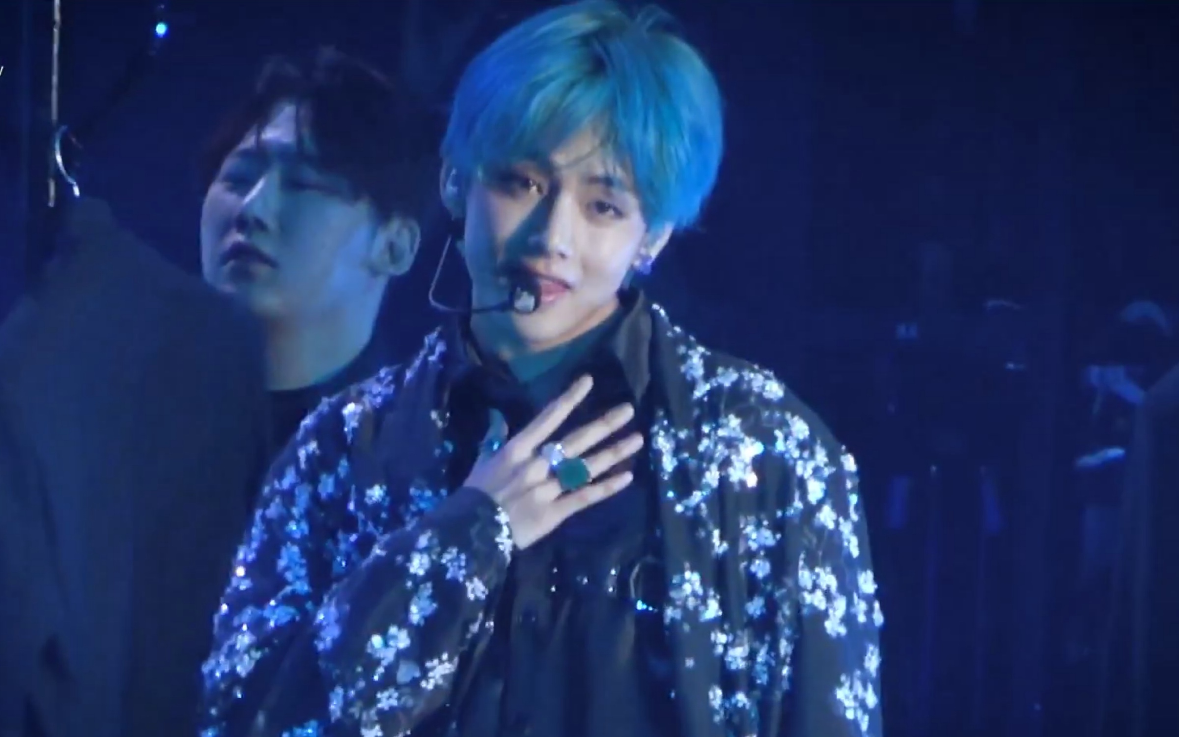 金泰亨香港场跟nunav镜头对视的亨亨