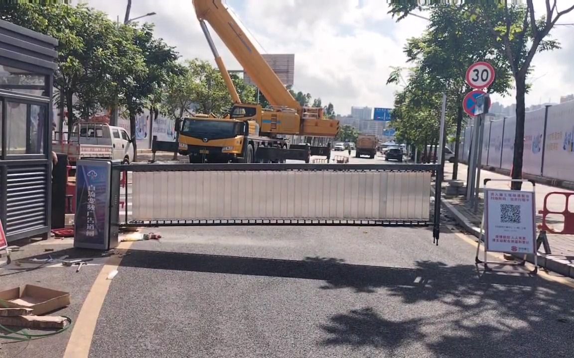 东莞金盛电动门广告道闸空降闸直杆道闸栅栏道闸人行通道闸金盛电动门