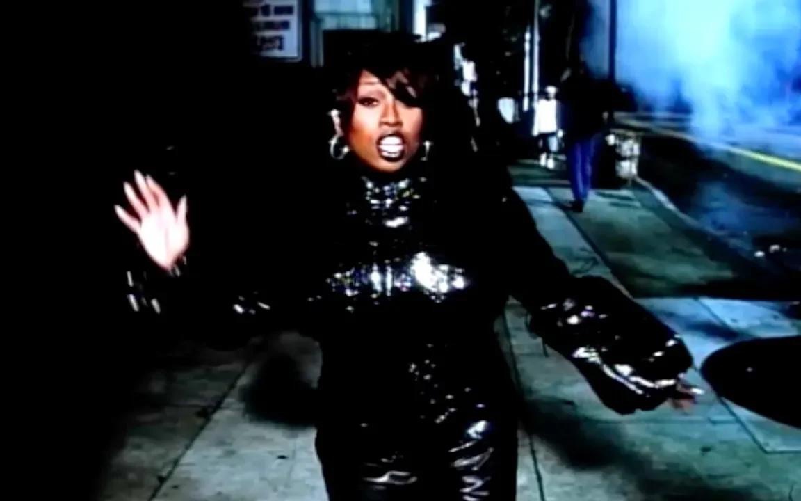 [图]Missy Elliott - All N My Grill [Official Music Video]