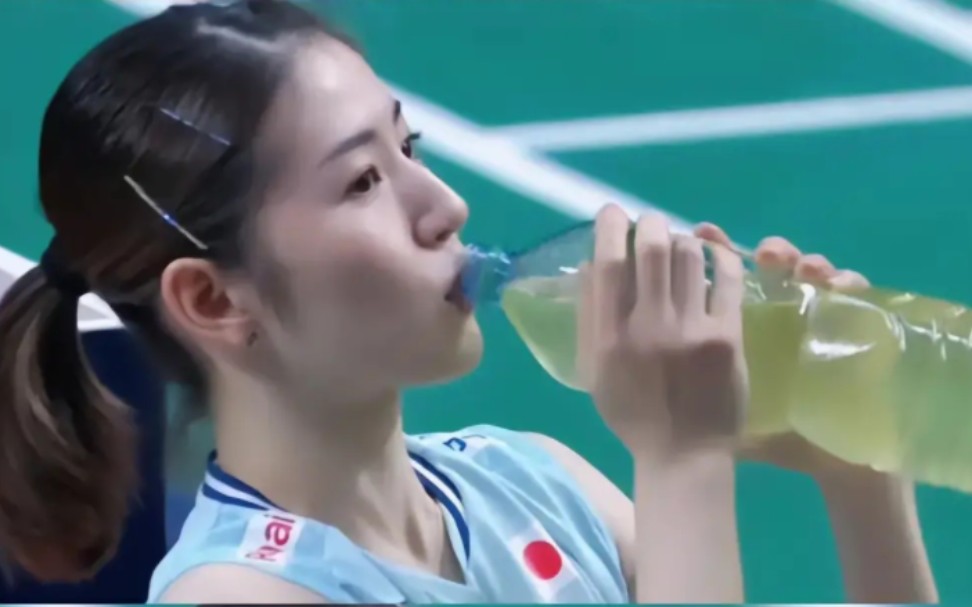 我很爱打球,一半是因为志田千阳,一半是因为大堀彩